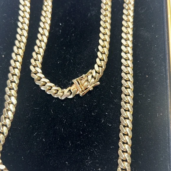 10k Real Yellow Gold Solid Miami Cuban Link 6mm Chain Necklace - Picture 5 of 12